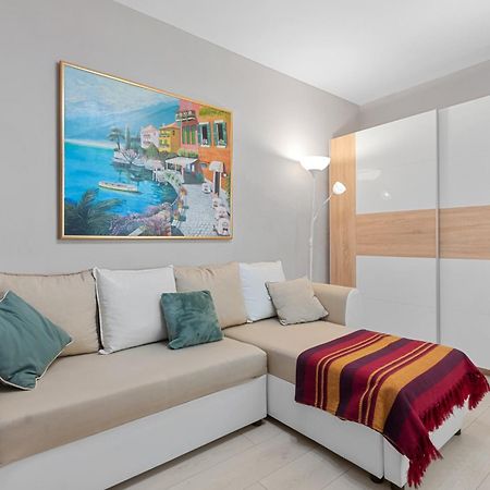 Central Town Cosy Apartment Boekarest Buitenkant foto